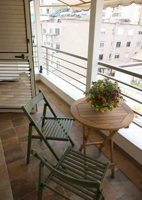 Apartment Elegant Living In The Heart Of *